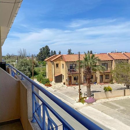 Summer Getaway: Stunning 1 Bedroom Apartment! Polis Exterior photo