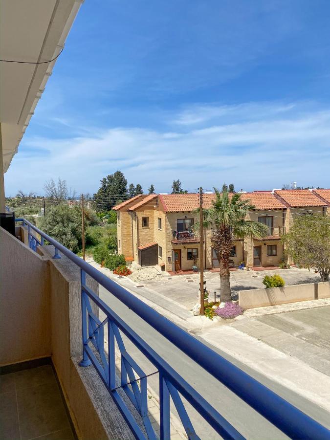 Summer Getaway: Stunning 1 Bedroom Apartment! Polis Exterior photo
